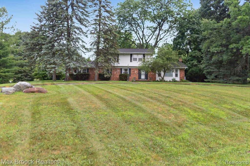Troy, MI 48098,6810 Killarney Drive