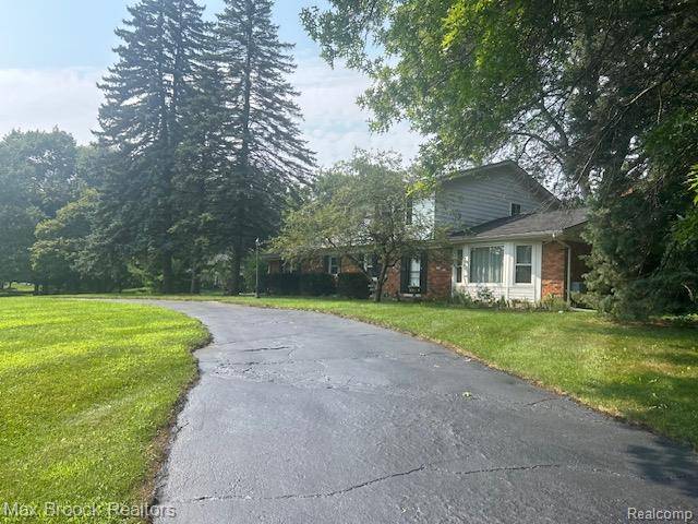 Troy, MI 48098,6810 Killarney Drive