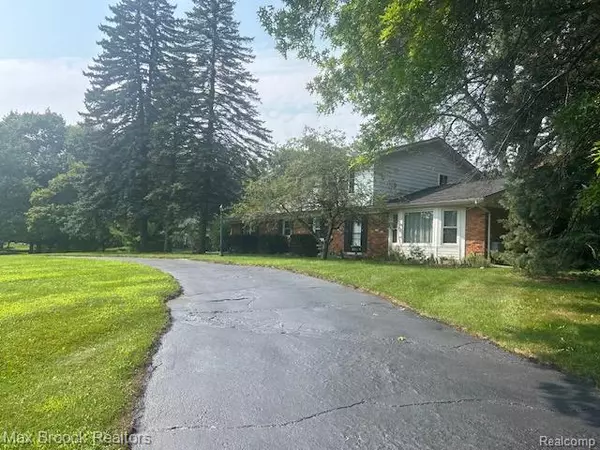 Troy, MI 48098,6810 Killarney Drive