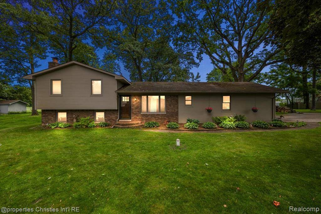 7871 Sunset Street, West Bloomfield, MI 48323