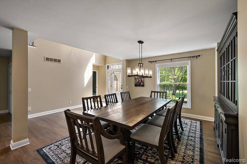 Troy, MI 48098,6591 Tree Knoll Drive