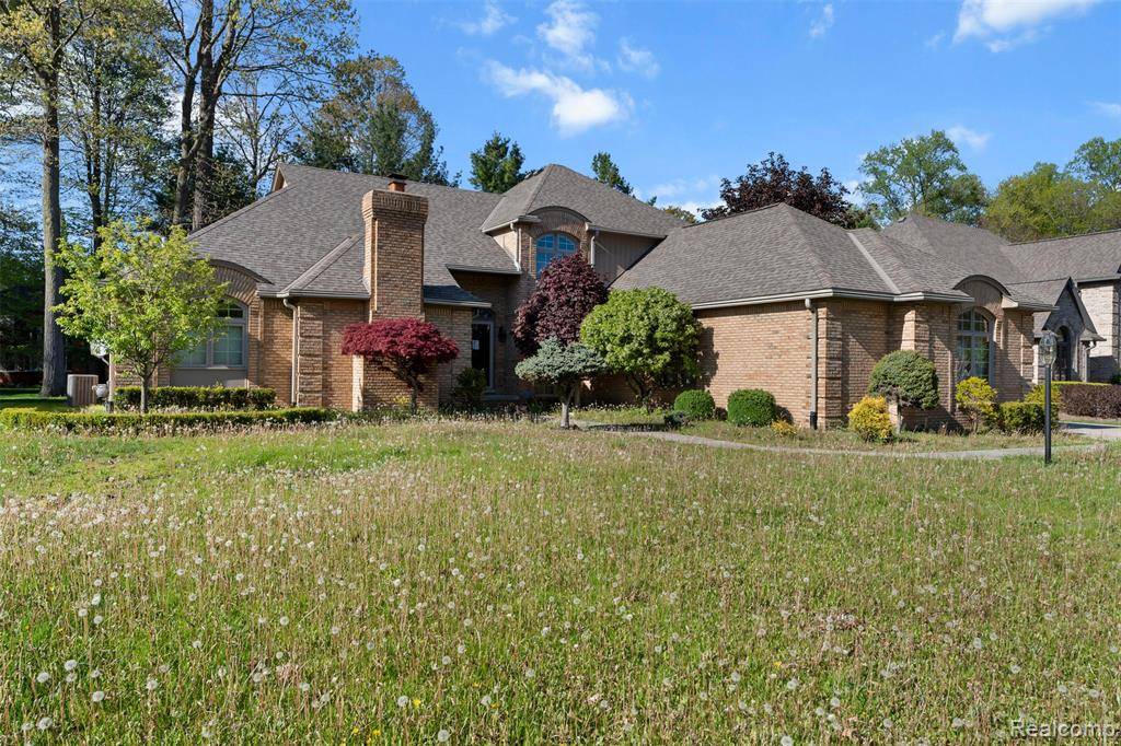 Shelby Twp, MI 48317,9039 Oakridges Trail