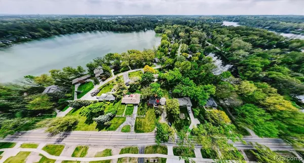 West Bloomfield, MI 48324,2365 MIDDLEBELT Road