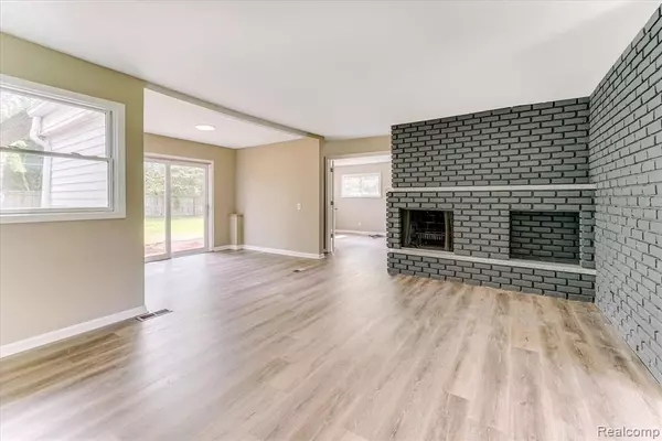 West Bloomfield, MI 48324,2365 MIDDLEBELT Road