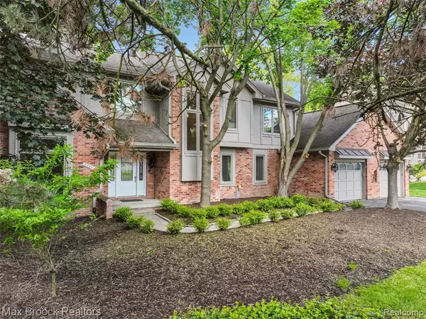 West Bloomfield, MI,5844 INDEPENDENCE Lane
