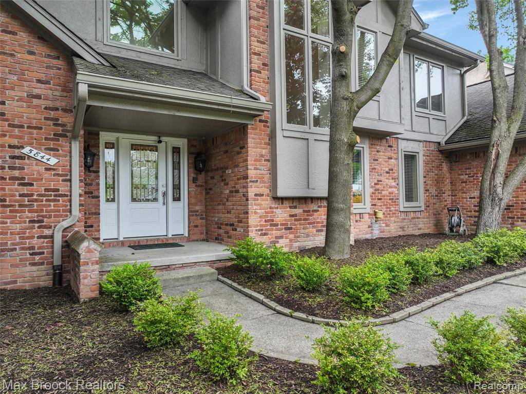 West Bloomfield, MI,5844 INDEPENDENCE Lane
