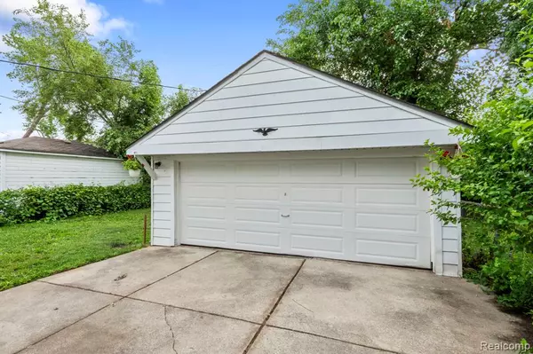 Eastpointe, MI 48021,24528 Schroeder Avenue