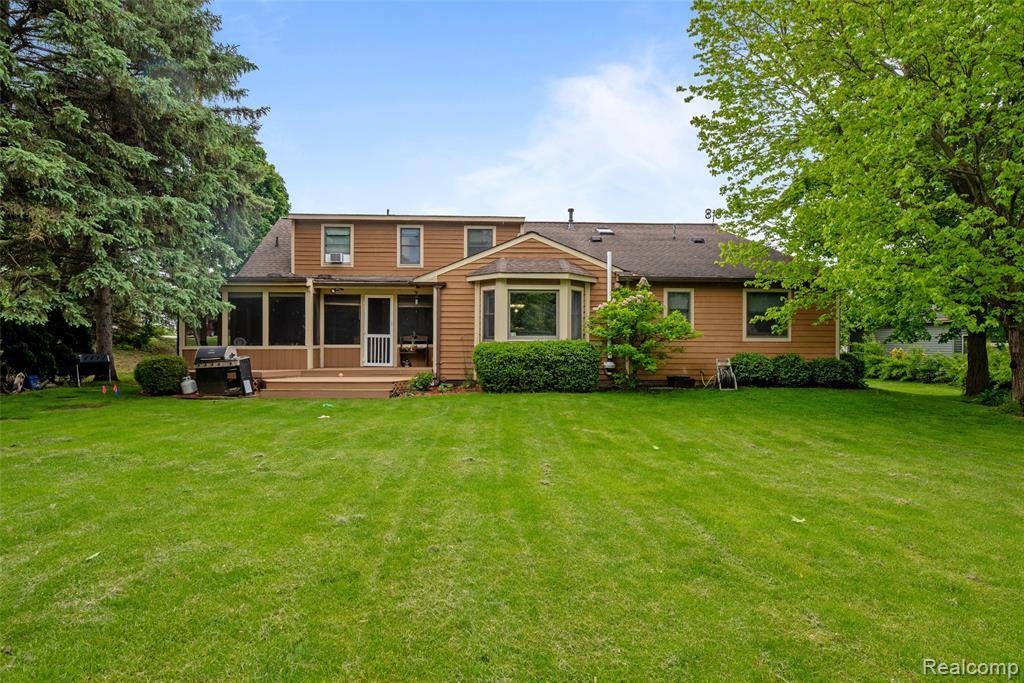 South Lyon, MI 48178,61472 Tayberry Circle