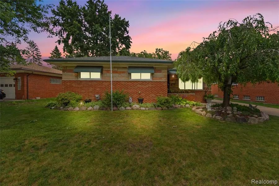 26714 Dover Court, Warren, MI 48089