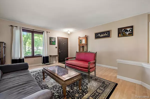 Troy, MI 48085,4674 Chapel Drive