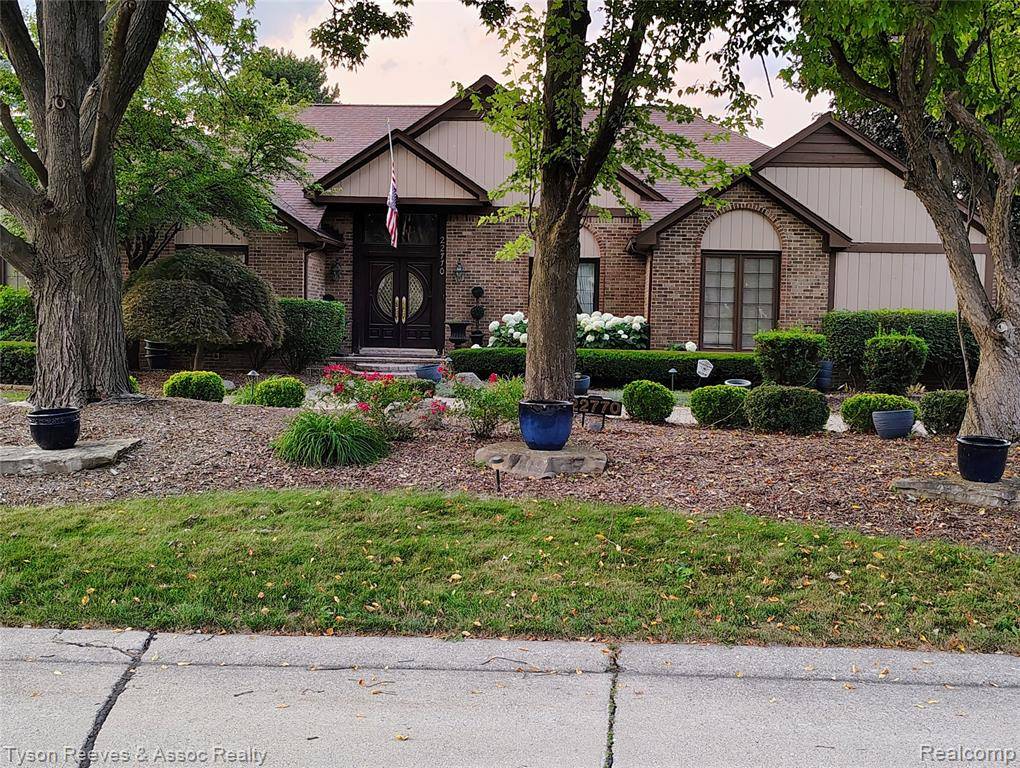 Farmington Hills, MI 48335,22770 Shadowglen Drive