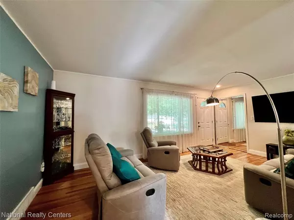 West Bloomfield, MI 48324,1580 Marylestone Drive