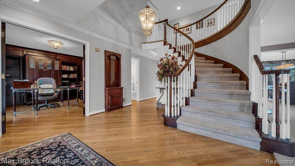 Rochester Hills, MI 48309,404 SHELLBOURNE Drive