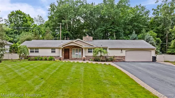 Bloomfield Hills, MI 48302,2220 Klingensmith Road