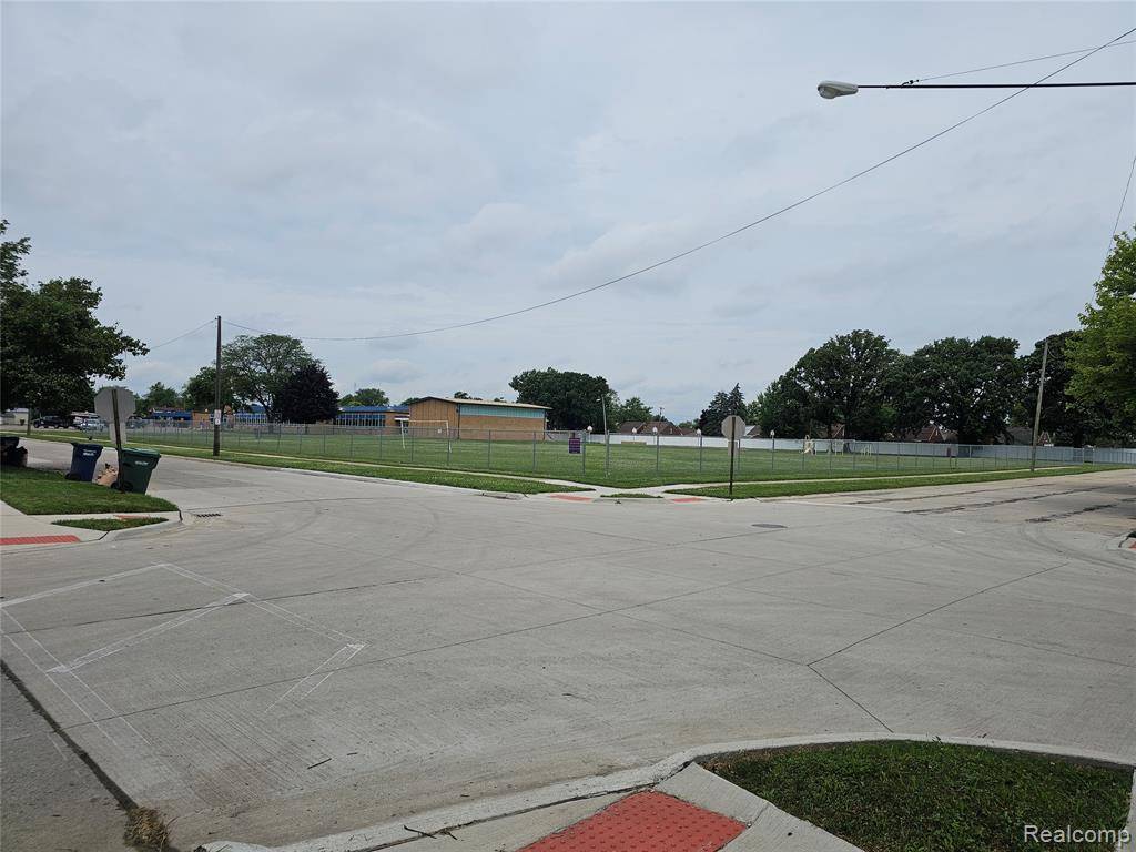 Lincoln Park, MI 48146,893 Leblanc Street