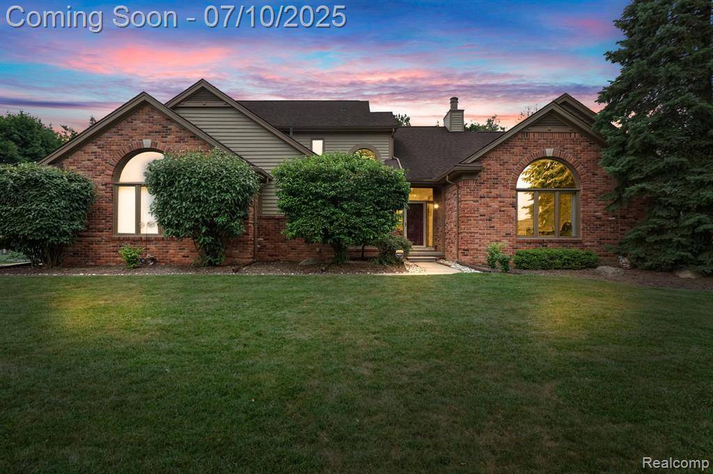 4253 Drexel Drive, Troy, MI 48098