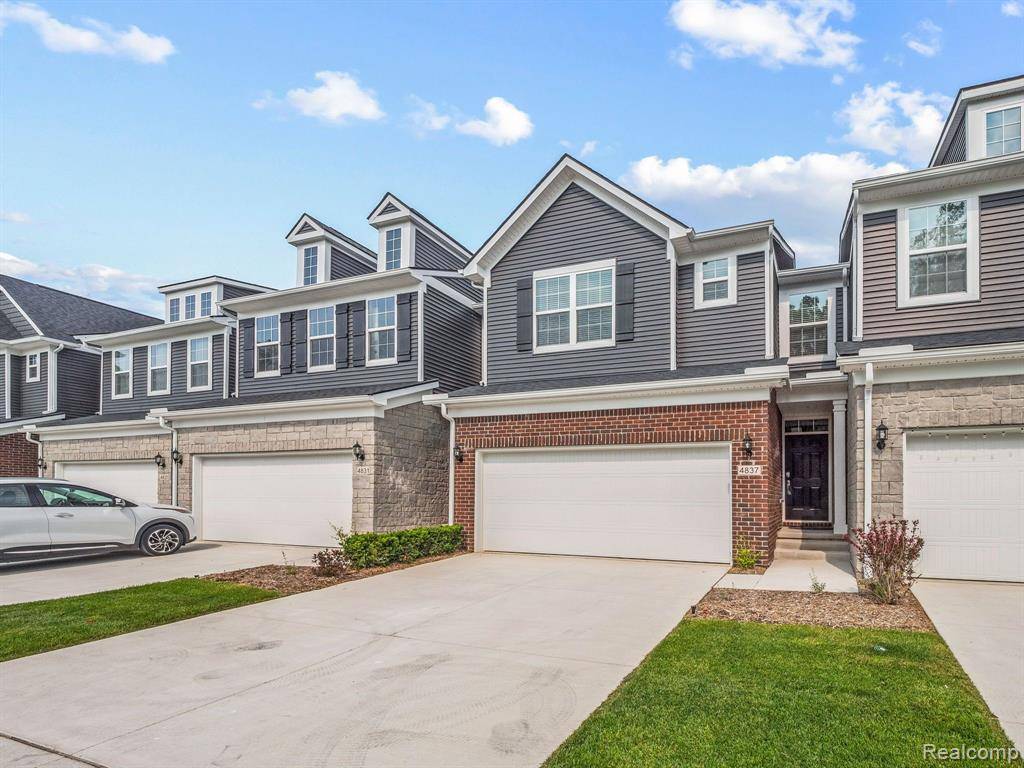 Lake Orion, MI,4837 GLENORA Drive