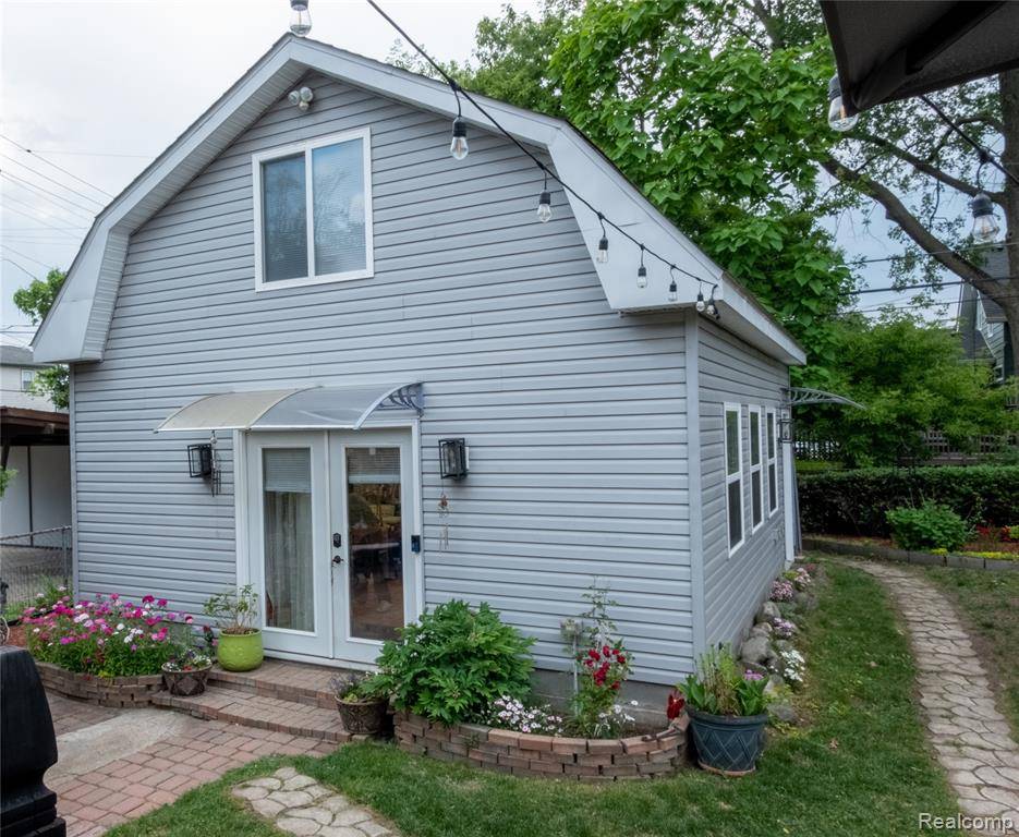 Royal Oak, MI 48067,1036 Irving Avenue