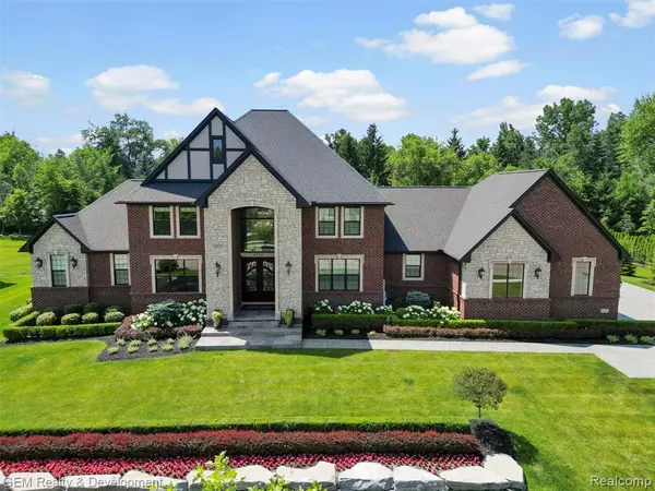 47545 Casa Loma Court, Northville, MI 48167