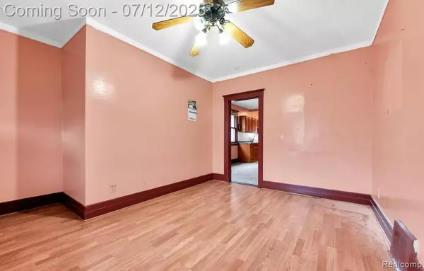 Hamtramck, MI 48212,9506 Charest Street