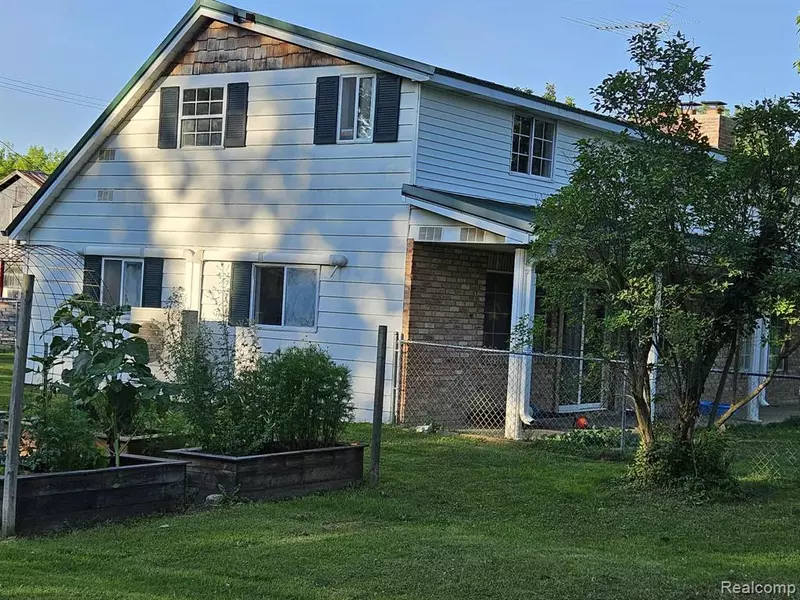 3490 Levalley Road, Columbiaville, MI 48421