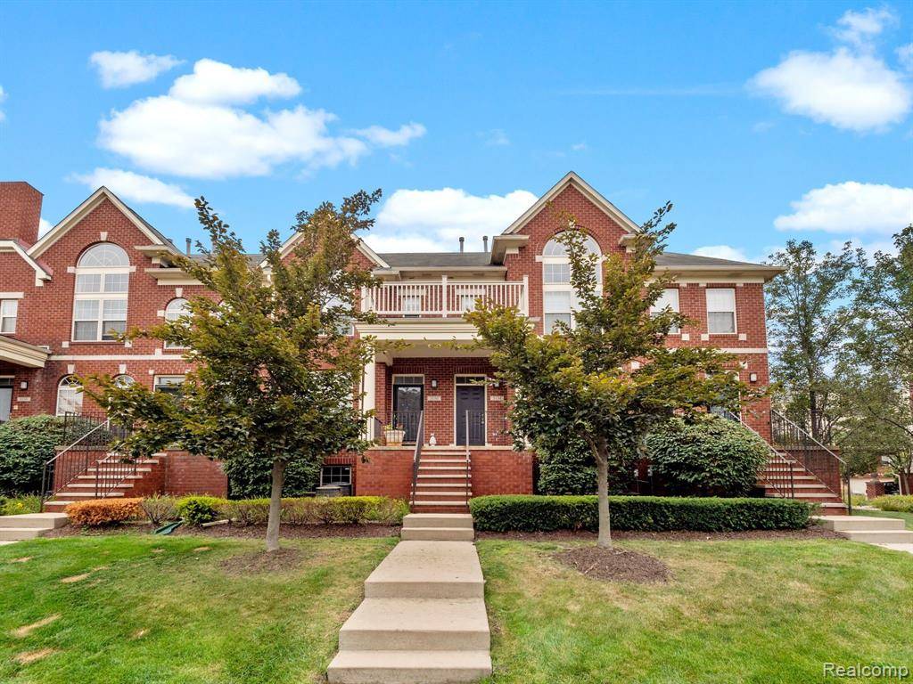 3094 CAMDEN Drive, Troy, MI 48084