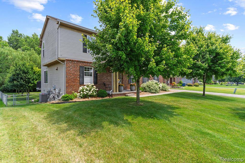 Grand Blanc, MI 48439,8183 Loon Lane