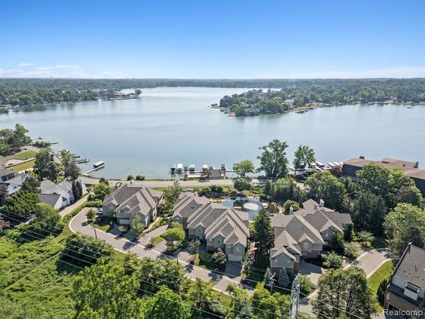 3782 PINE LAKE KNOLL Drive, West Bloomfield, MI 48324