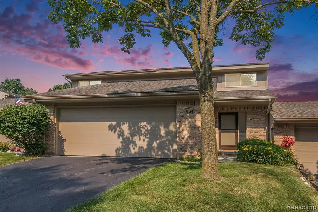 Waterford, MI 48329,7924 Meadow Drive
