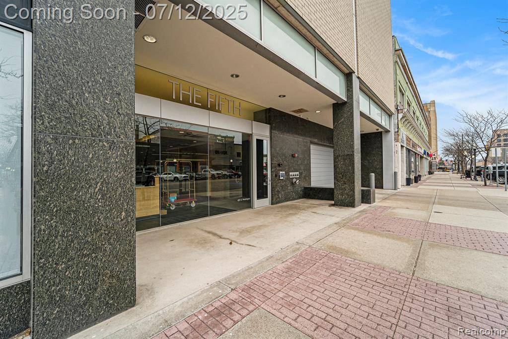 Royal Oak, MI 48067,432 S Washington Avenue