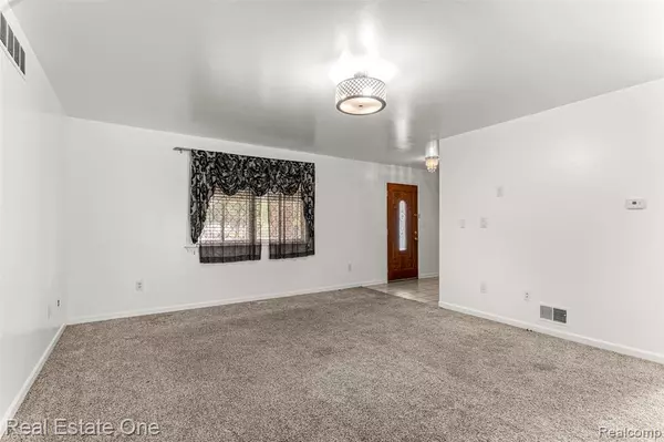 Dearborn Heights, MI 48120,1625 Ferney Street