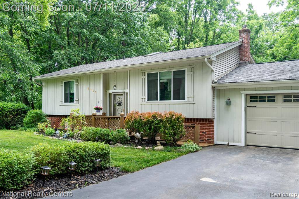 Clarkston, MI 48348,4855 Crestview Drive