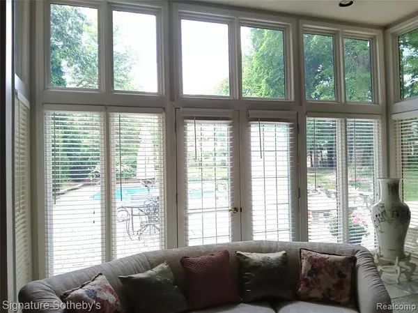 Troy, MI 48098,6383 Catalpa Court