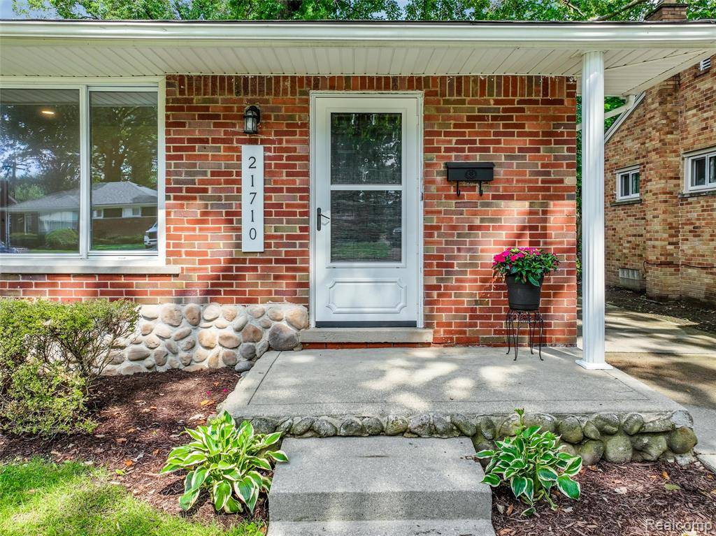 Oak Park, MI 48237,21710 Whitmore Street