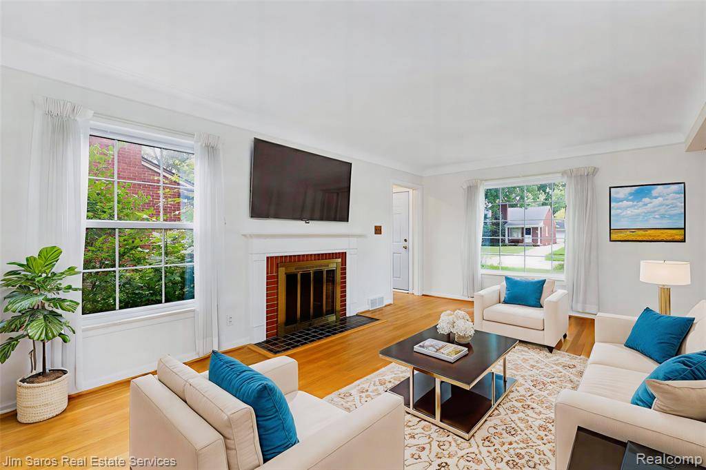 Grosse Pointe Woods, MI 48236,2204 Stanhope Street
