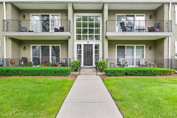 1115 N Old Woodward Avenue,  Birmingham,  MI 48009