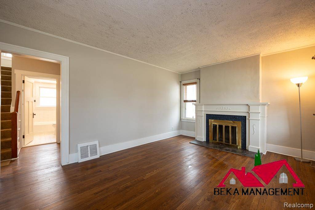 Pleasant Ridge, MI,6 Kensington Boulevard