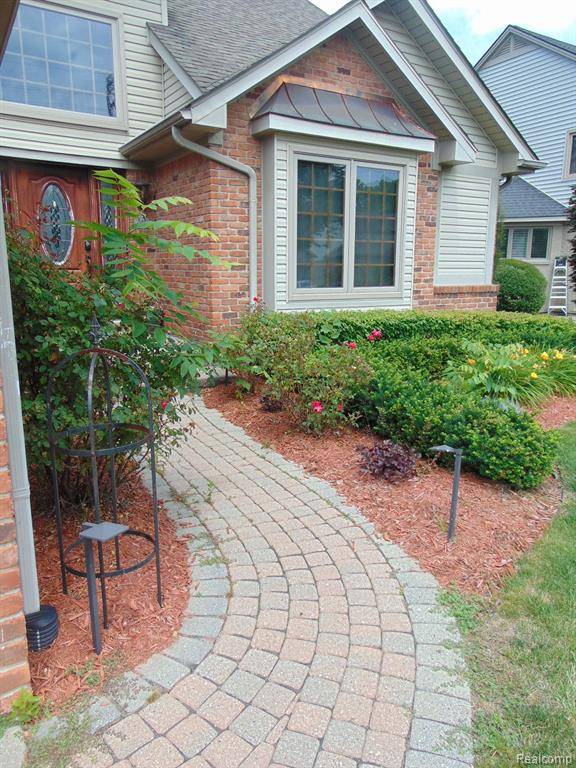 Rochester Hills, MI 48307,1396 BEMBRIDGE Drive