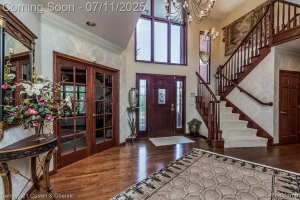 Farmington Hills, MI 48331,31085 ESTATE WOODS Court