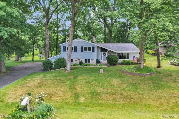Holly, MI 48442,1521 Thread Valley