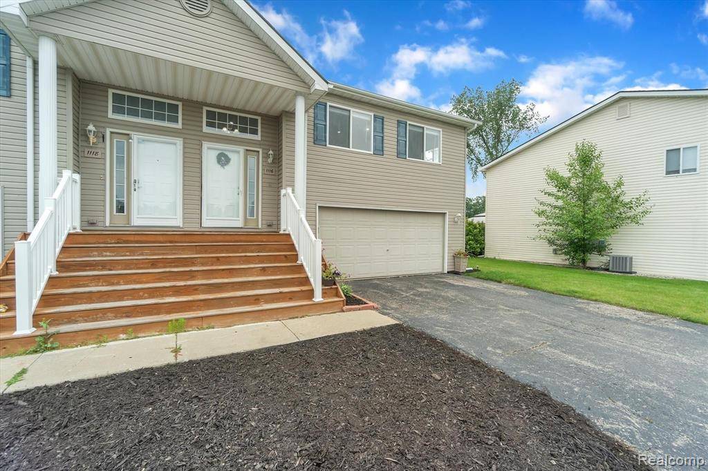 Grand Blanc, MI 48439,1116 LAKEVIEW Circle
