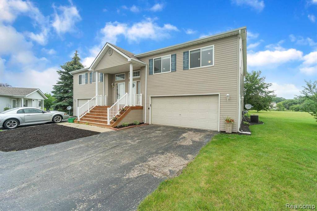 Grand Blanc, MI 48439,1116 LAKEVIEW Circle