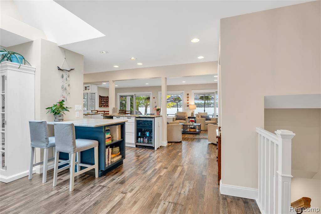 West Bloomfield, MI 48324,7107 Locklin Street