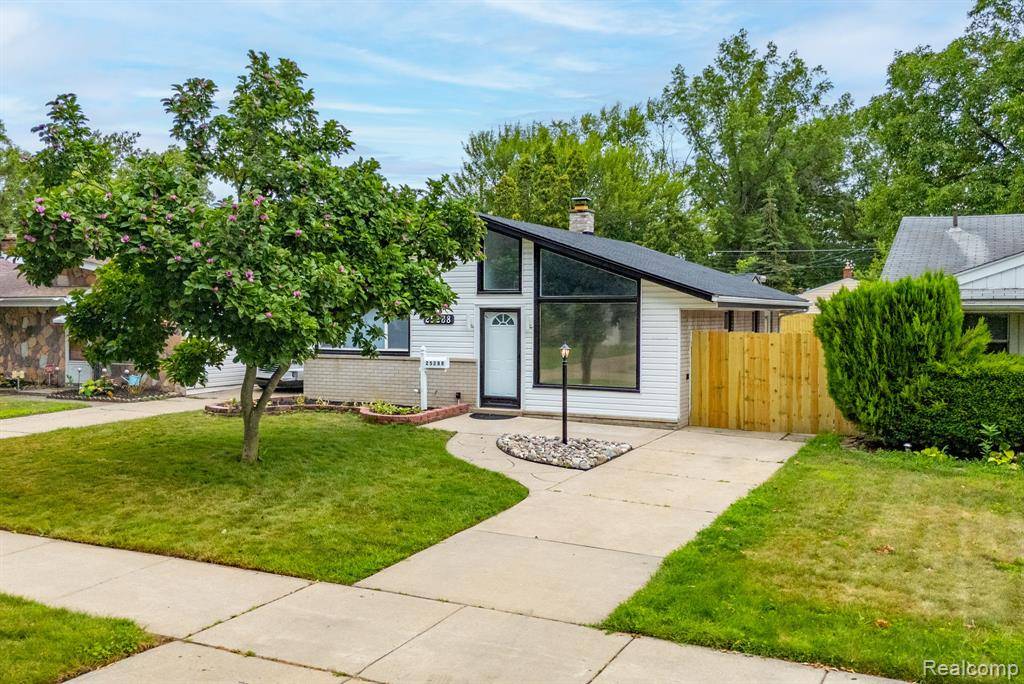 Dearborn Heights, MI 48125,25288 Hopkins Street