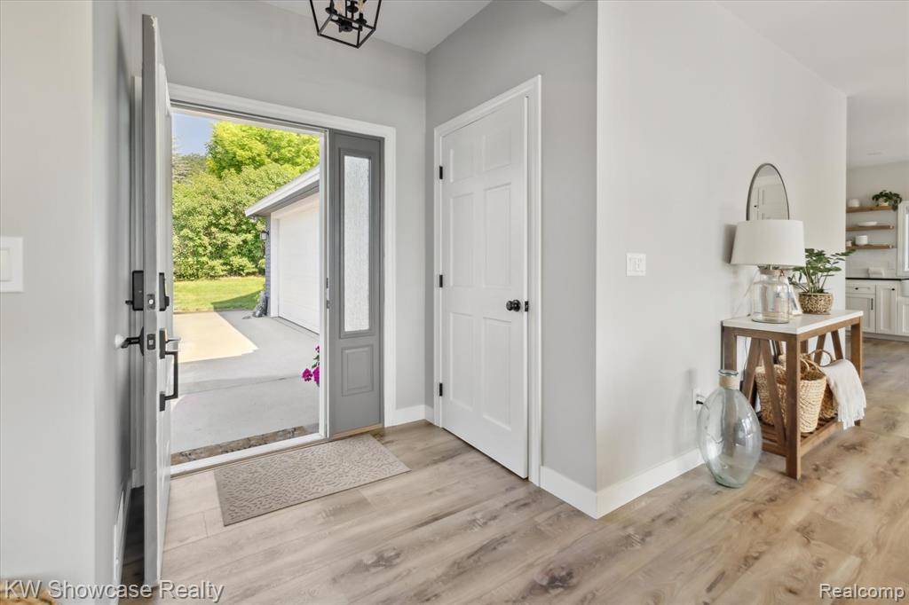 Traverse City, MI 49684,9690 E Walkabout Lane
