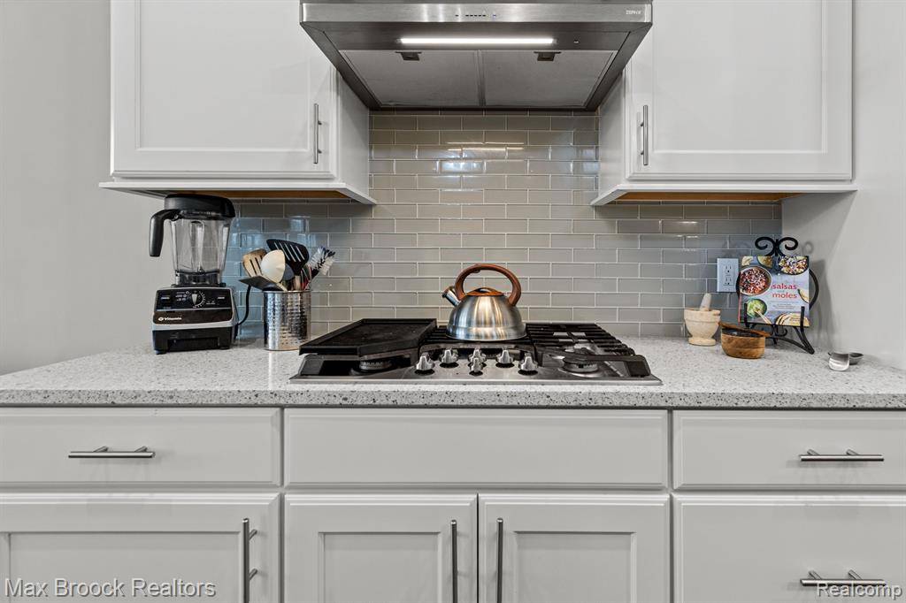 Northville, MI 48168,17170 GARDEN RIDGE Lane