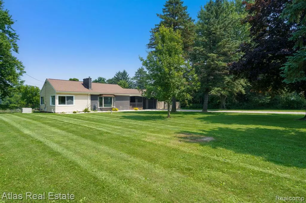Goodrich Vlg, MI,11991 Coolidge Road