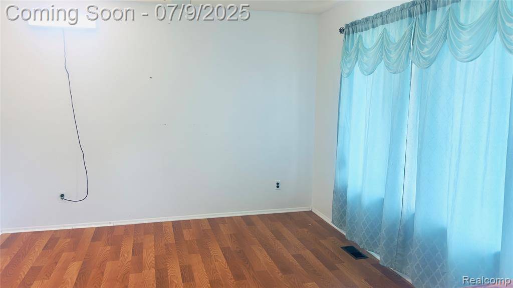 Sterling Heights, MI 48091,4224 Garrick Avenue