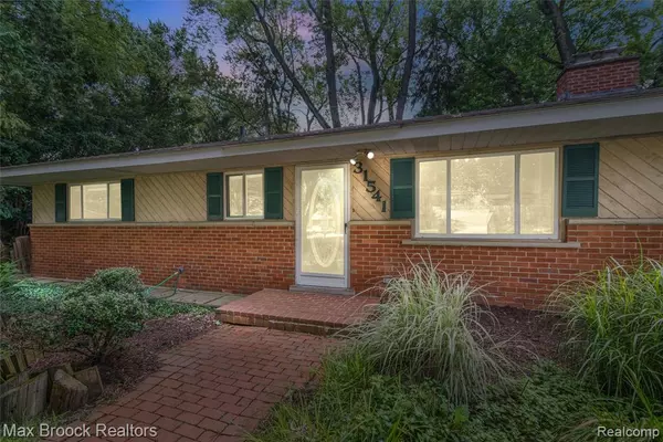 Farmington Hills, MI 48336,31541 Rocky Crest