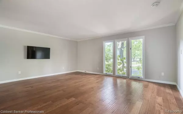 Bloomfield Hills, MI 48301,4865 Beacon Hill Drive